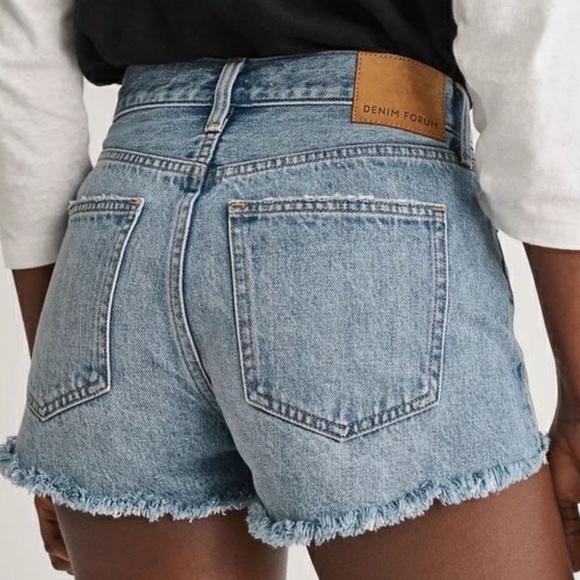 ARITZIA DENIM FORUM THE EX BOYFRIEND DENIM SHORTS SIZE 25 - Picture 1 of 8